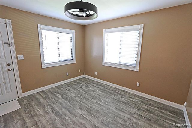 412 E Shore Drive, Whitmore Lake, MI 48189