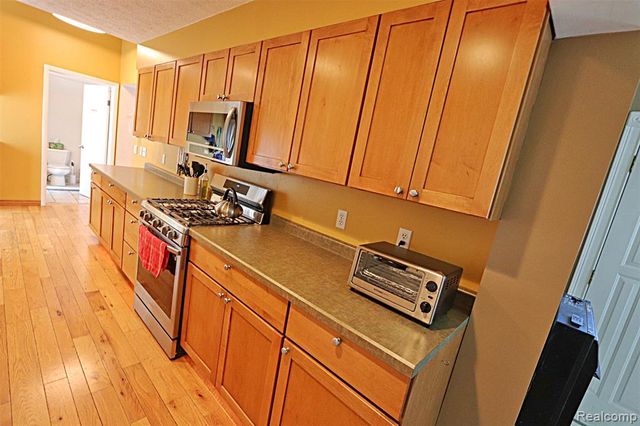 412 E Shore Drive, Whitmore Lake, MI 48189