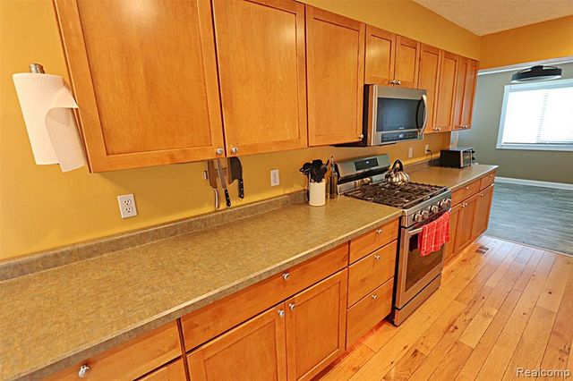 412 E Shore Drive, Whitmore Lake, MI 48189