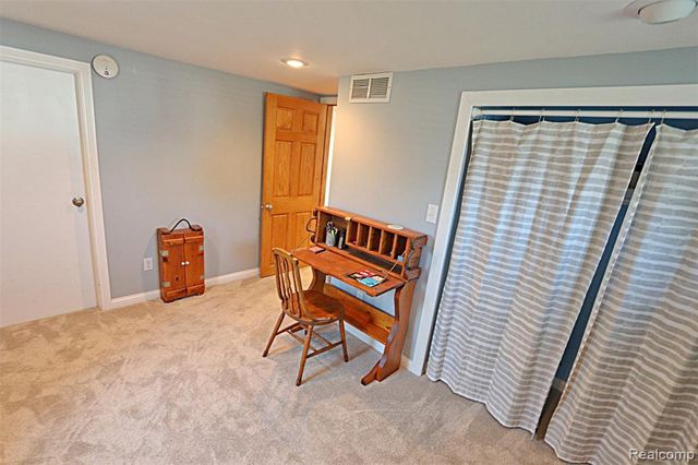 412 E Shore Drive, Whitmore Lake, MI 48189