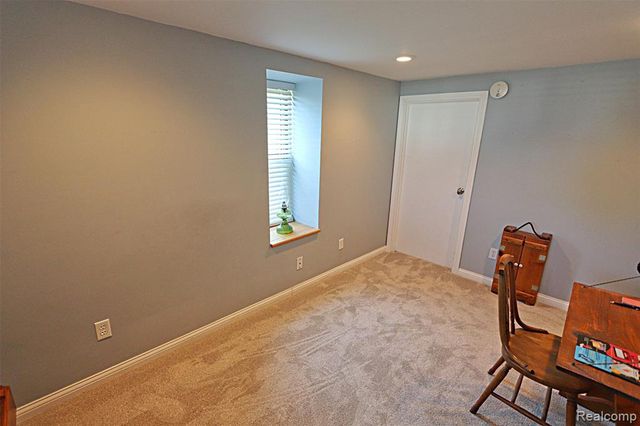 412 E Shore Drive, Whitmore Lake, MI 48189