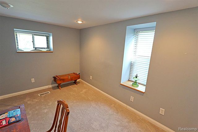 412 E Shore Drive, Whitmore Lake, MI 48189