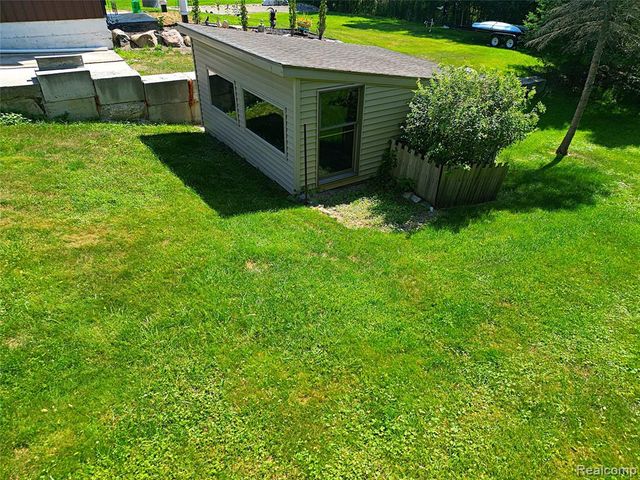 412 E Shore Drive, Whitmore Lake, MI 48189