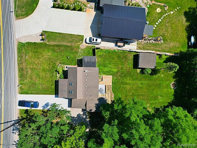 412 E Shore Drive, Whitmore Lake, MI 48189