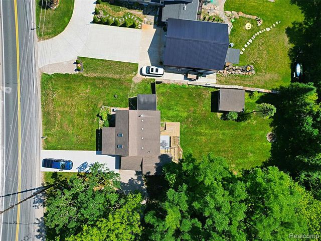 412 E Shore Drive, Whitmore Lake, MI 48189