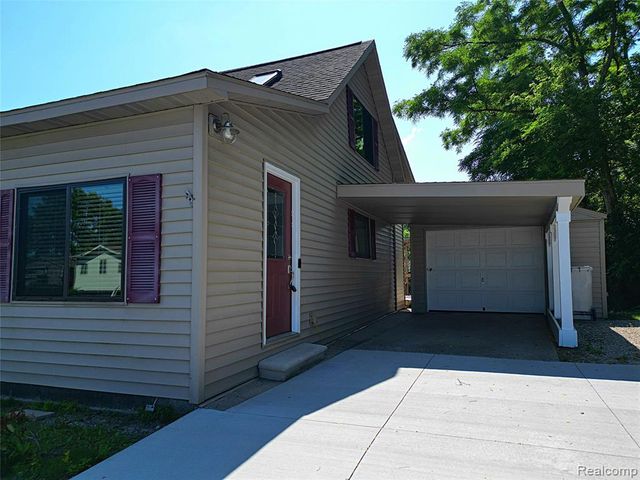 412 E Shore Drive, Whitmore Lake, MI 48189