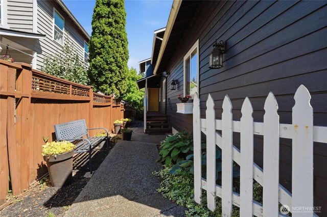 18656 4th Avenue NE, Suquamish, WA 98392