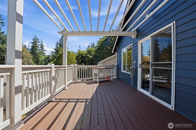 18656 4th Avenue NE, Suquamish, WA 98392