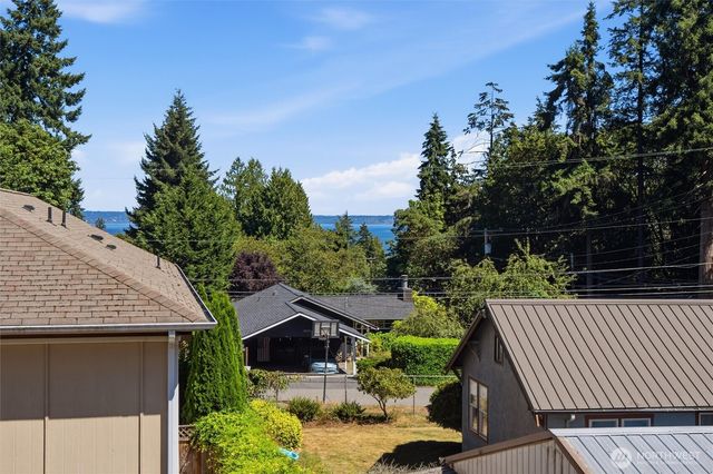 18656 4th Avenue NE, Suquamish, WA 98392