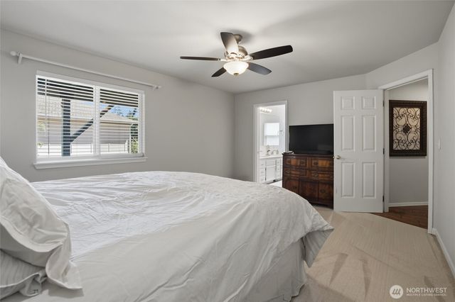 18656 4th Avenue NE, Suquamish, WA 98392