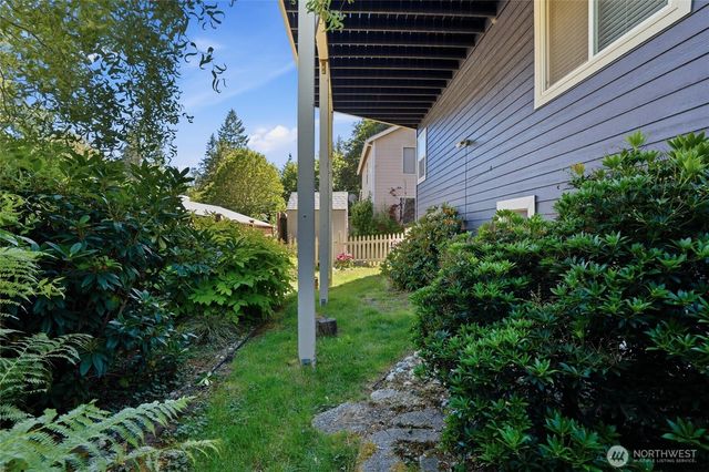 18656 4th Avenue NE, Suquamish, WA 98392