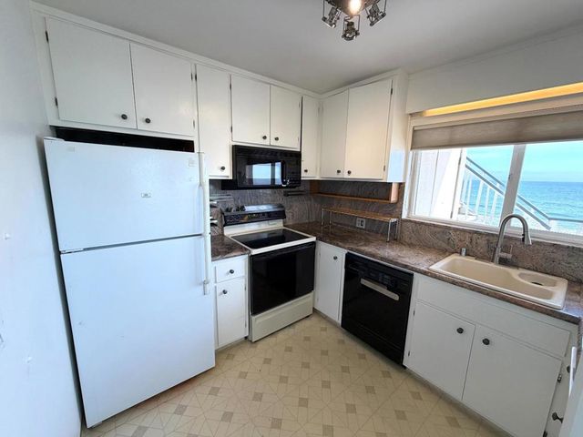 102 Rio Del Mar Boulevard, Aptos, CA 95003