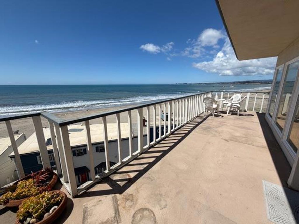 Image 2 of property listing at 102 Rio Del Mar Boulevard, Aptos, CA 95003
