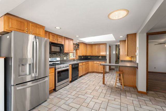 9 Westland Drive, Spencer, MA 01562
