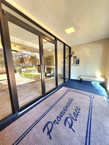 11 Wooleys Lane 2E, Great Neck, NY 11023