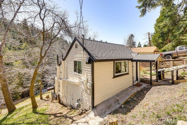 875 Virginia Court, Lake Arrowhead, CA 92352