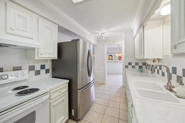 361 N Post Oak Lane 135, Houston, TX 77024