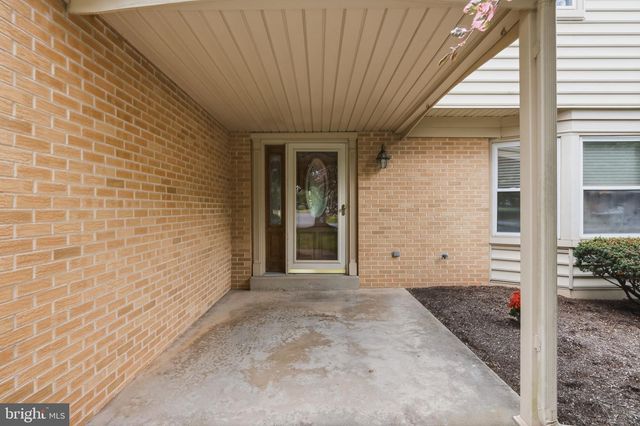 214 BROOKSIDE CIR, Harleysville, PA 19438