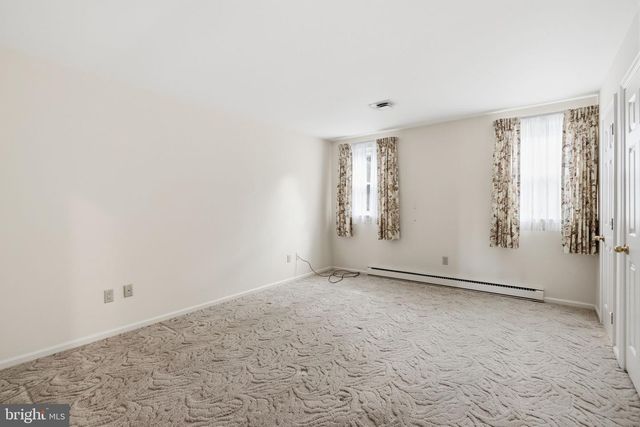 214 BROOKSIDE CIR, Harleysville, PA 19438