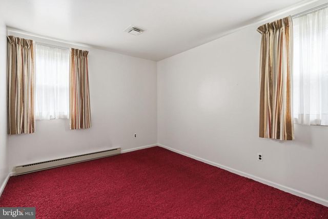 214 BROOKSIDE CIR, Harleysville, PA 19438