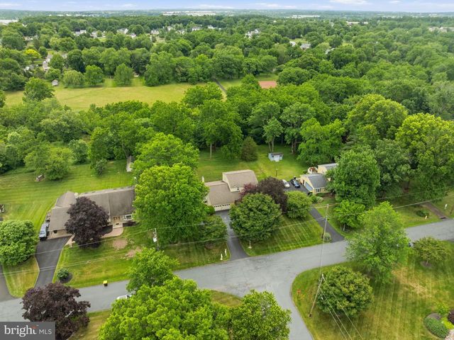 214 BROOKSIDE CIR, Harleysville, PA 19438