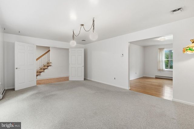 214 BROOKSIDE CIR, Harleysville, PA 19438