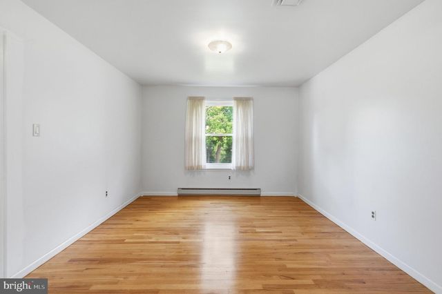 214 BROOKSIDE CIR, Harleysville, PA 19438