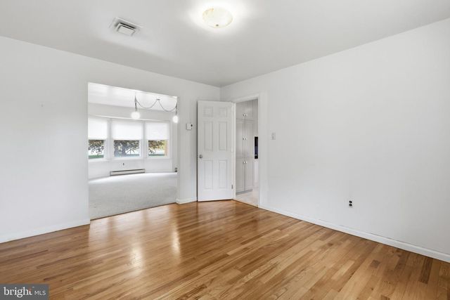 214 BROOKSIDE CIR, Harleysville, PA 19438