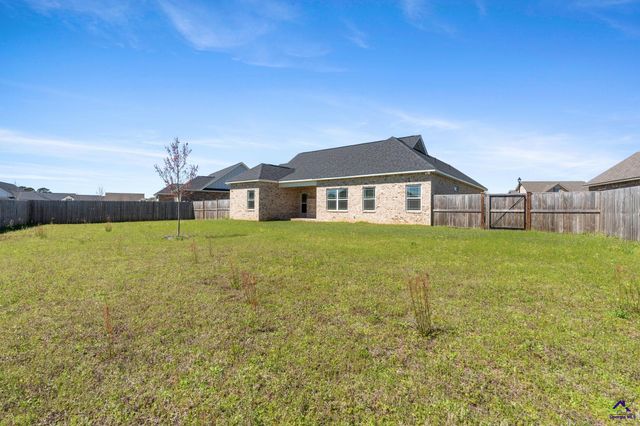 106 Rolling Meadow, Kathleen, GA 31047