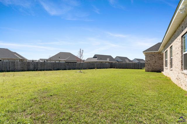 106 Rolling Meadow, Kathleen, GA 31047