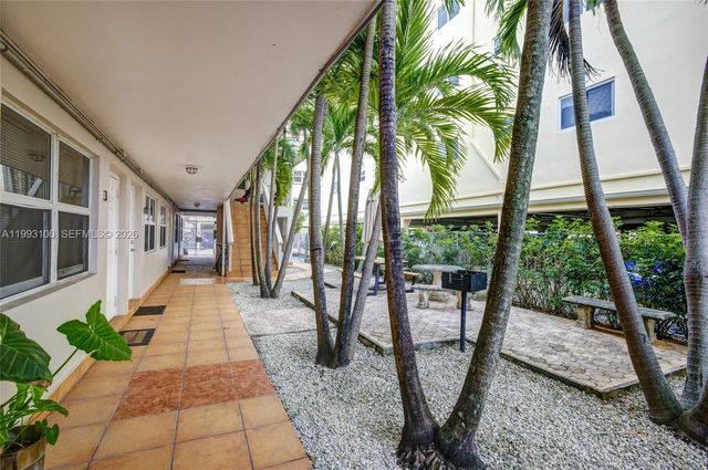 1740 Funston ST 12, Hollywood, FL 33020