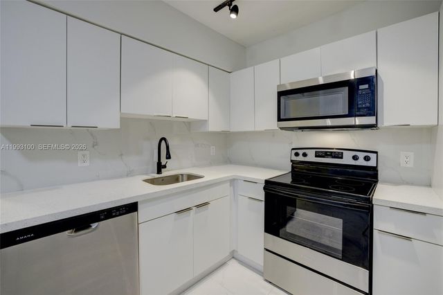 1740 Funston ST 12, Hollywood, FL 33020