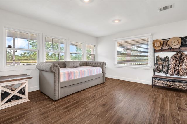 868 Lisa Mae Road, Bellville, TX 77418