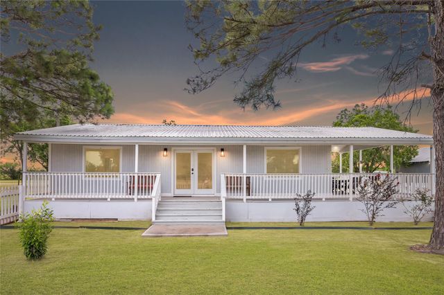 868 Lisa Mae Road, Bellville, TX 77418