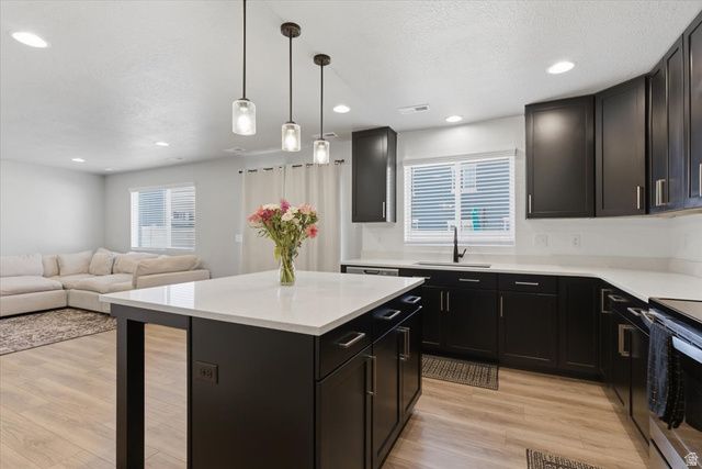 2054 W LYDIA LN, Syracuse, UT 84075