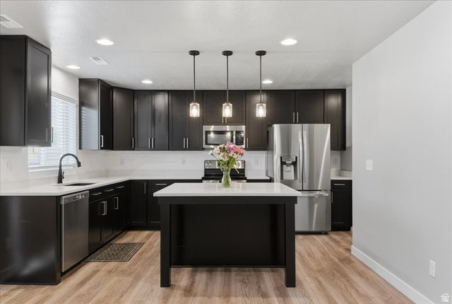 2054 W LYDIA LN, Syracuse, UT 84075