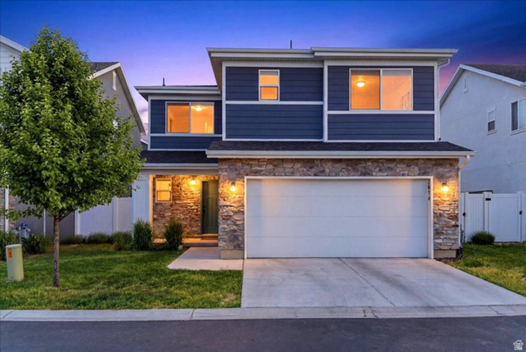 2054 W LYDIA LN, Syracuse, UT 84075