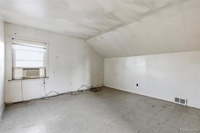 11406 Strathmoor Street, Detroit, MI 48227