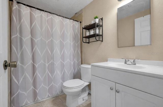 1009 E HAZZARD AVENUE, Eustis, FL 32726