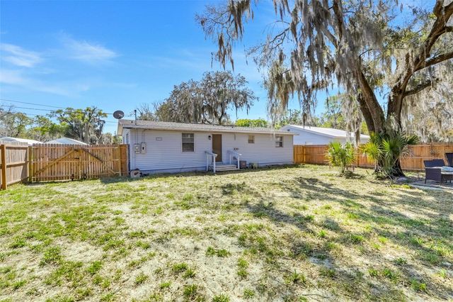 1009 E HAZZARD AVENUE, Eustis, FL 32726