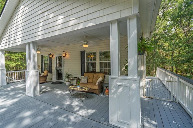 31 Palmetto Point Lane, Edisto Island, SC 29438
