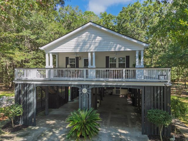 31 Palmetto Point Lane, Edisto Island, SC 29438