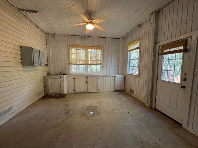 31 Palmetto Point Lane, Edisto Island, SC 29438