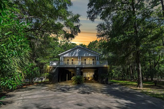31 Palmetto Point Lane, Edisto Island, SC 29438