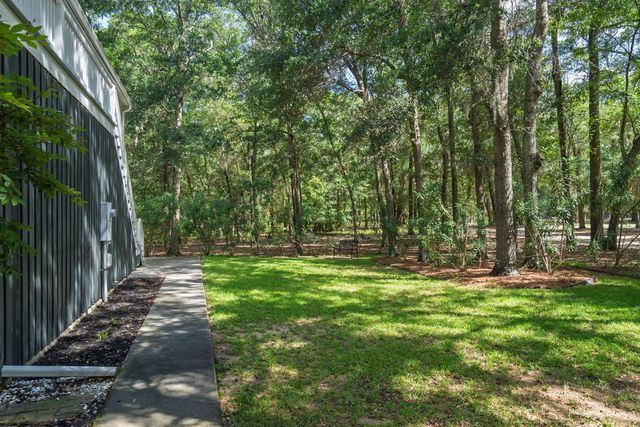 31 Palmetto Point Lane, Edisto Island, SC 29438