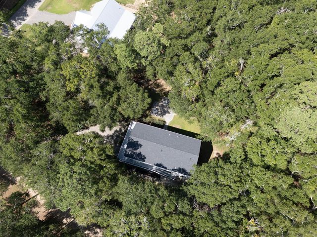 31 Palmetto Point Lane, Edisto Island, SC 29438