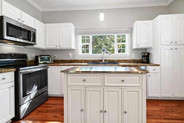 31 Palmetto Point Lane, Edisto Island, SC 29438