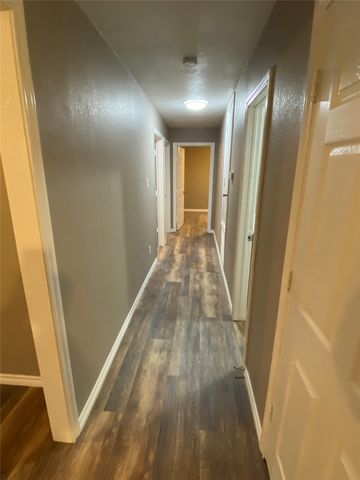 1502 Daffan Avenue, Ennis, TX 75119