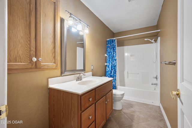 2914 Connecticut Avenue, Joplin, MO 64804