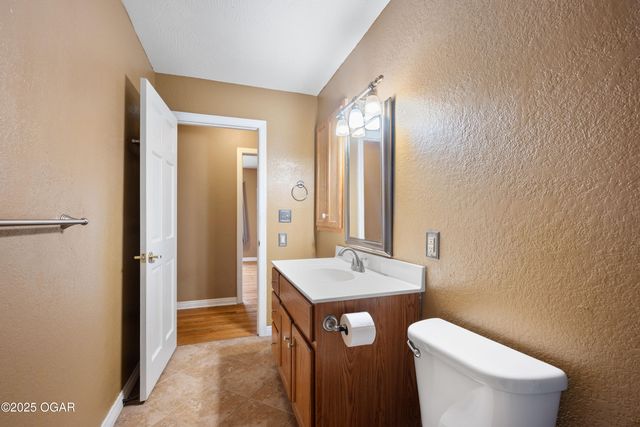 2914 Connecticut Avenue, Joplin, MO 64804